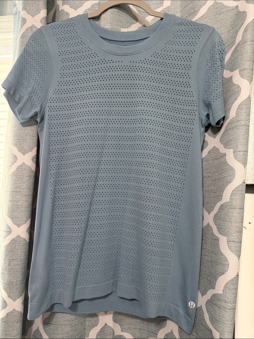 lululemon athletica Sky Blue Breeze By Perforated Short Sleeve Tee(small flaw)